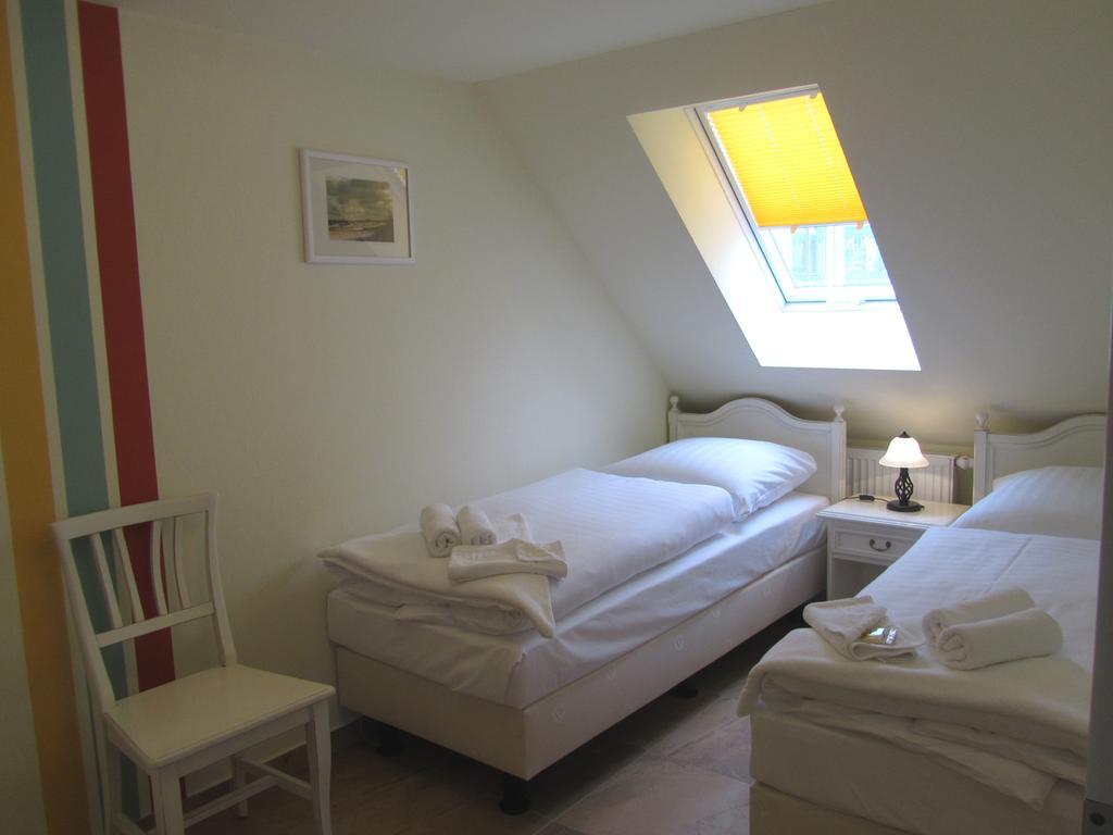Apartmenthaus Hus Uebi By Rujana Binz Δωμάτιο φωτογραφία