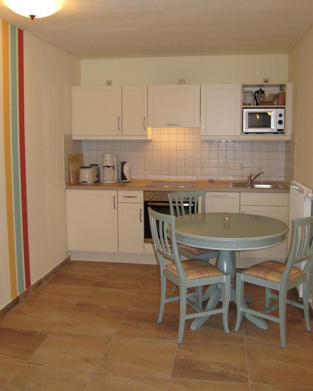 Apartmenthaus Hus Uebi By Rujana Binz Δωμάτιο φωτογραφία