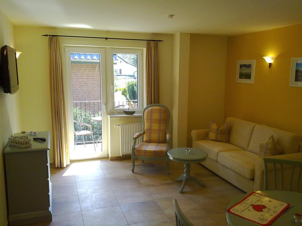 Apartmenthaus Hus Uebi By Rujana Binz Δωμάτιο φωτογραφία