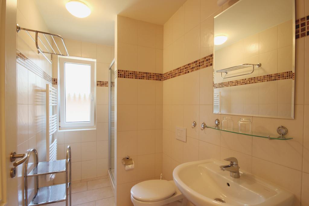 Apartmenthaus Hus Uebi By Rujana Binz Εξωτερικό φωτογραφία